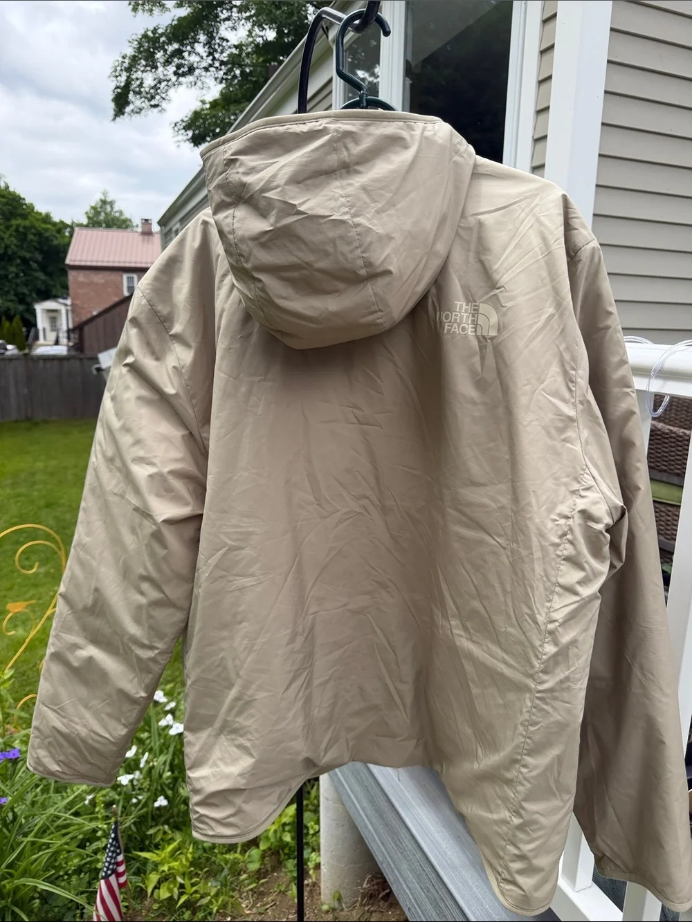 The North Face Men's Taupe Hooded Puffer Jacket - Picture 3 of 5